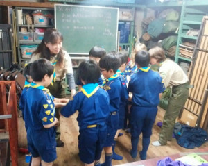 早速作った組の歌で「仲良しの輪」