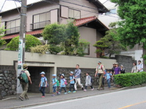 二俣川駅（相鉄線）から公園に移動中！