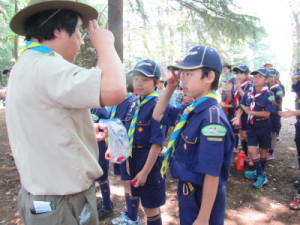 カブ隊優勝チーム（当団）へ記念品授与