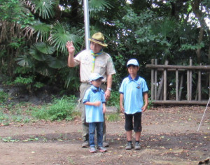 二人を紹介するビーバー隊長
