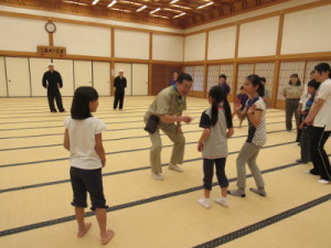 ゲーム「魚・鳥・木」の様子