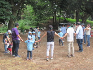 みんなで大きな輪を作ろう！♬