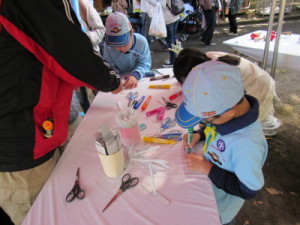 ストローを使っての紙とんぼ作り