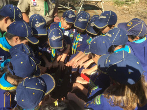 最後はみんなで「仲よしの輪」