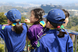 展望台にてみんなで「ヤッホー」