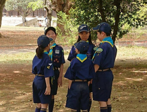 相談するスカウトたち