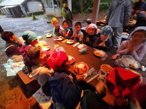 みんなで食べるカレーは最高