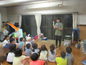 ウミホタル捕獲作戦の説明中。