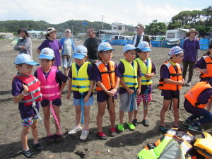 ライフジャケットを身にまとい、準備ＯＫ！