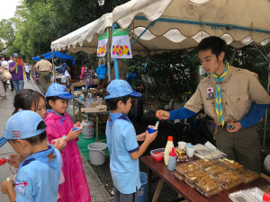 「アメ、ください」「はい、どうぞ！」