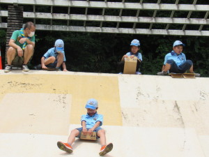 ジャンボすべり台の様子