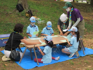 紙飛行機。只今、作成中！