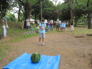 スイカ割りの様子１
