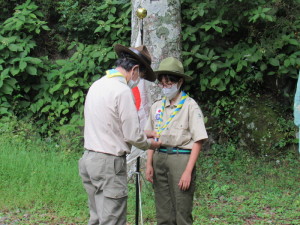 団チーフの贈呈