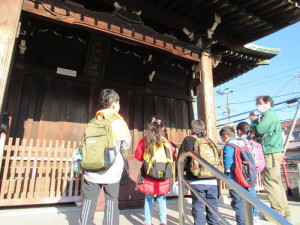 まずは熊野神社でお参りだ！