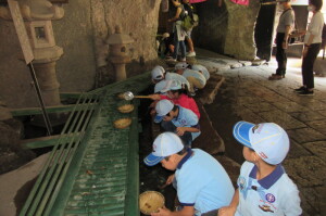 （銭洗弁天）お金は大切に！