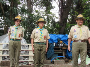 上進する２名を紹介するボーイ隊長（１名欠席）