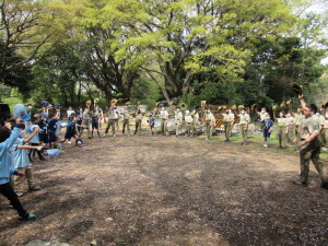 「弥栄！弥栄！弥栄！」