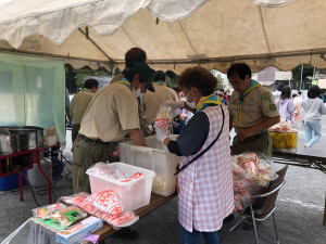 販売開始前の様子