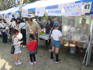 ポップコーン、100円です。