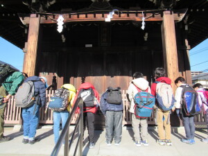 まずはお参り（熊野神社）