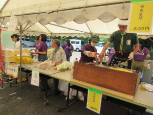 販売準備の様子１