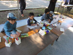 ぬり絵「線からはみ出ないでよ」