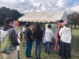 行列が出来ました（綿菓子）