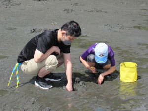 親子で潮干狩り１