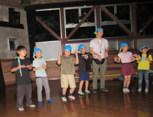 アクションソング「橋の上で」