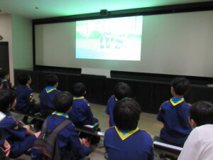 アニメーションを鑑賞中