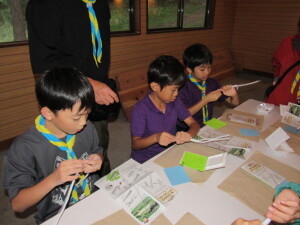 工作（モールでカイコ）