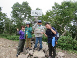 頂上にて（３組女子とＲＳ）