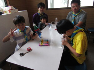 工作（水鉄砲作り）