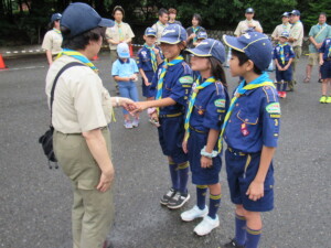 解散式にて（カブ隊優秀組章授与式）