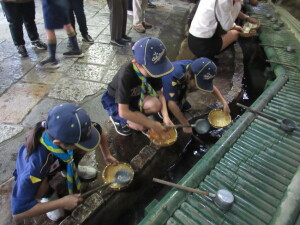銭洗弁財天にて