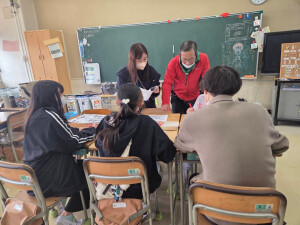 観察「間違い探し」の様子