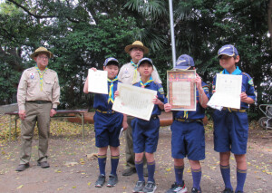 受賞者の記念写真（１名欠席）