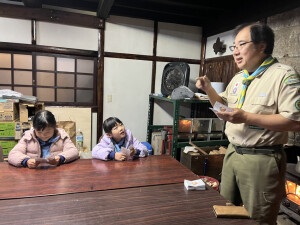 工作前にクリスマスソングの練習